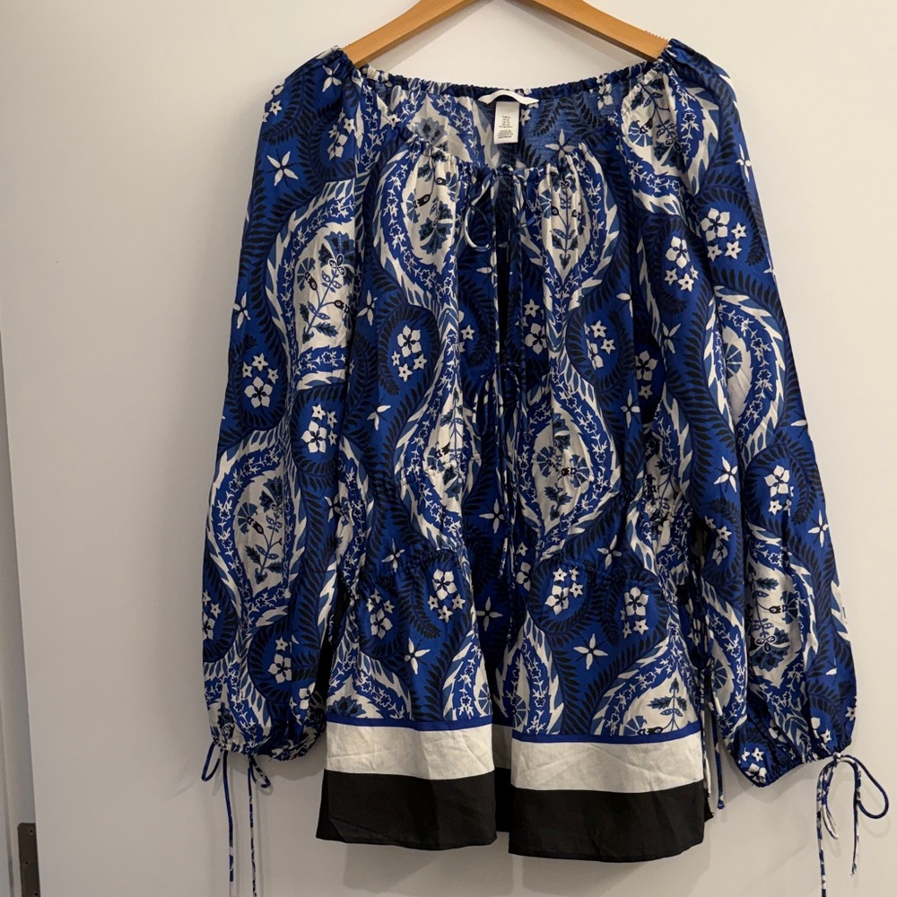 H&M Navy and White Patterned Blouse